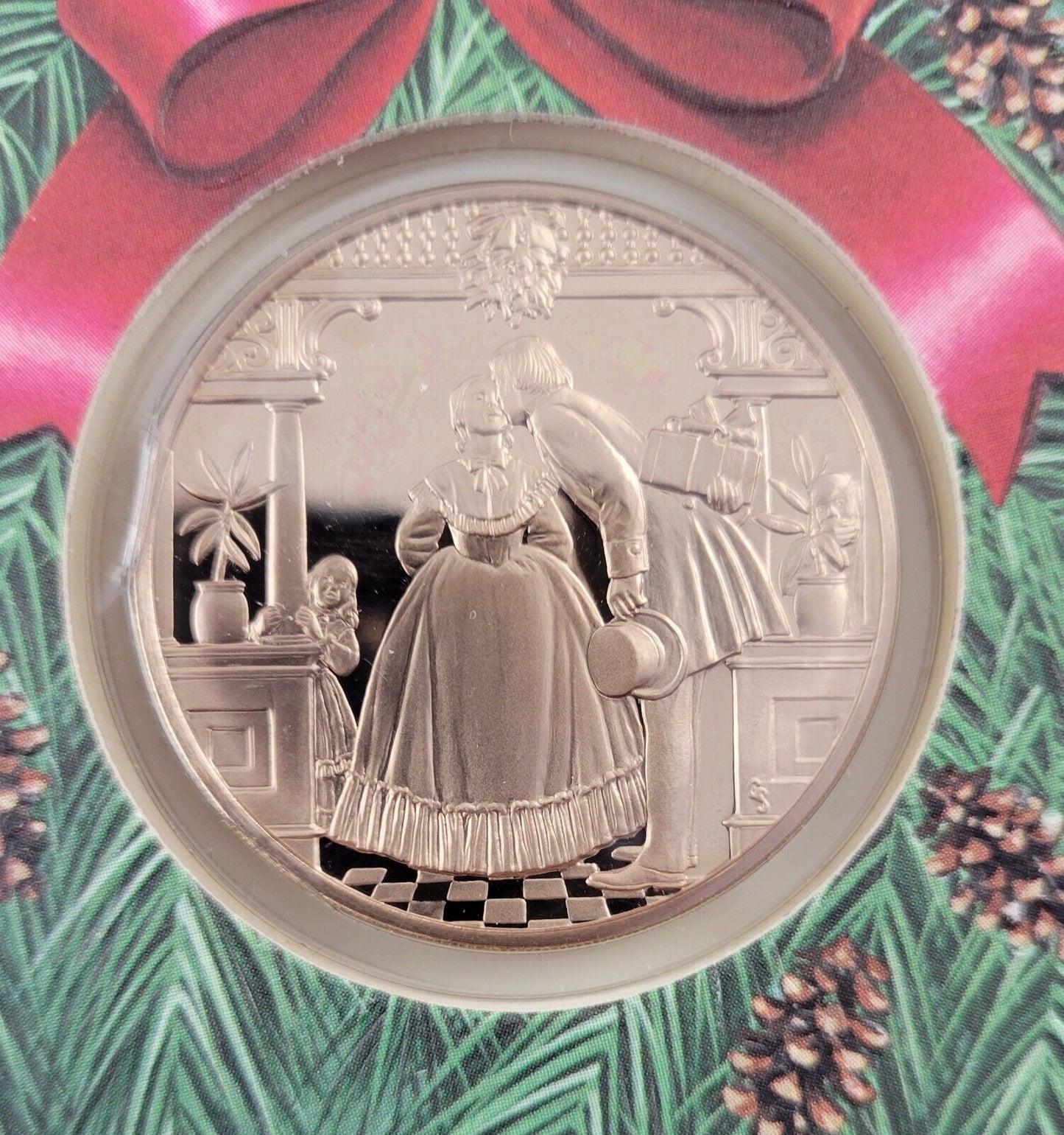 1979 Franklin Mint Christmas Holiday Card Coin Under The Mistletoe Bronze Coin