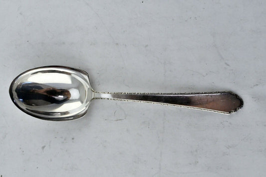William & Mary by Lunt Sterling Silver 5 3/4" Solid Sugar Spoon .84 oz