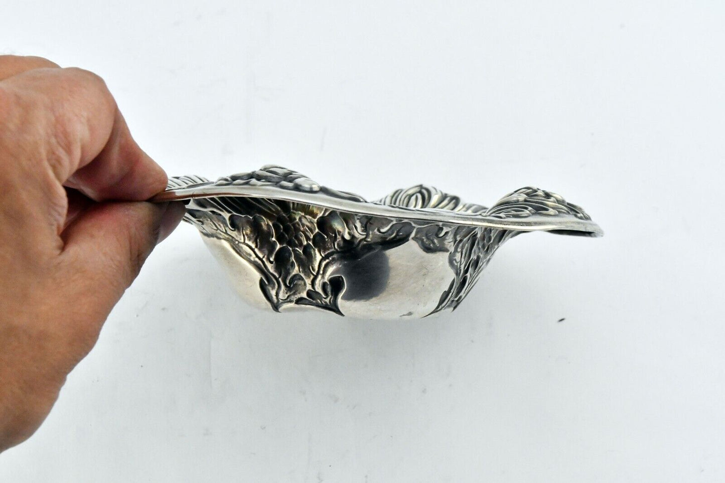 Chrysanthemum Floral #325C Sterling Silver 5 5/8" Wide Candy Nut Dish 1.7oz.