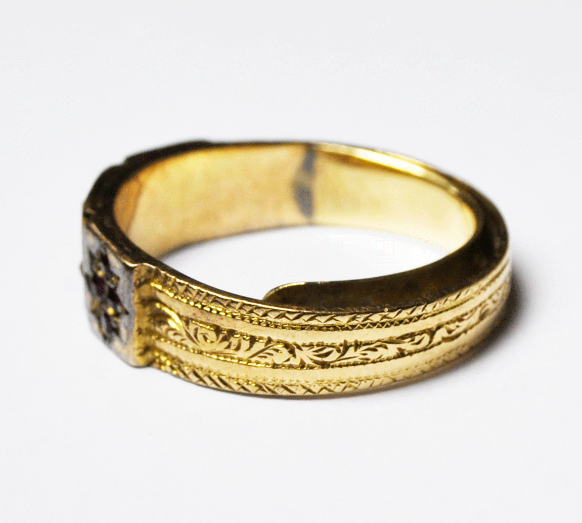 18k Yellow Gold Antique Birmingham circa 1796 Wedding Band Ruby Diamond Ring