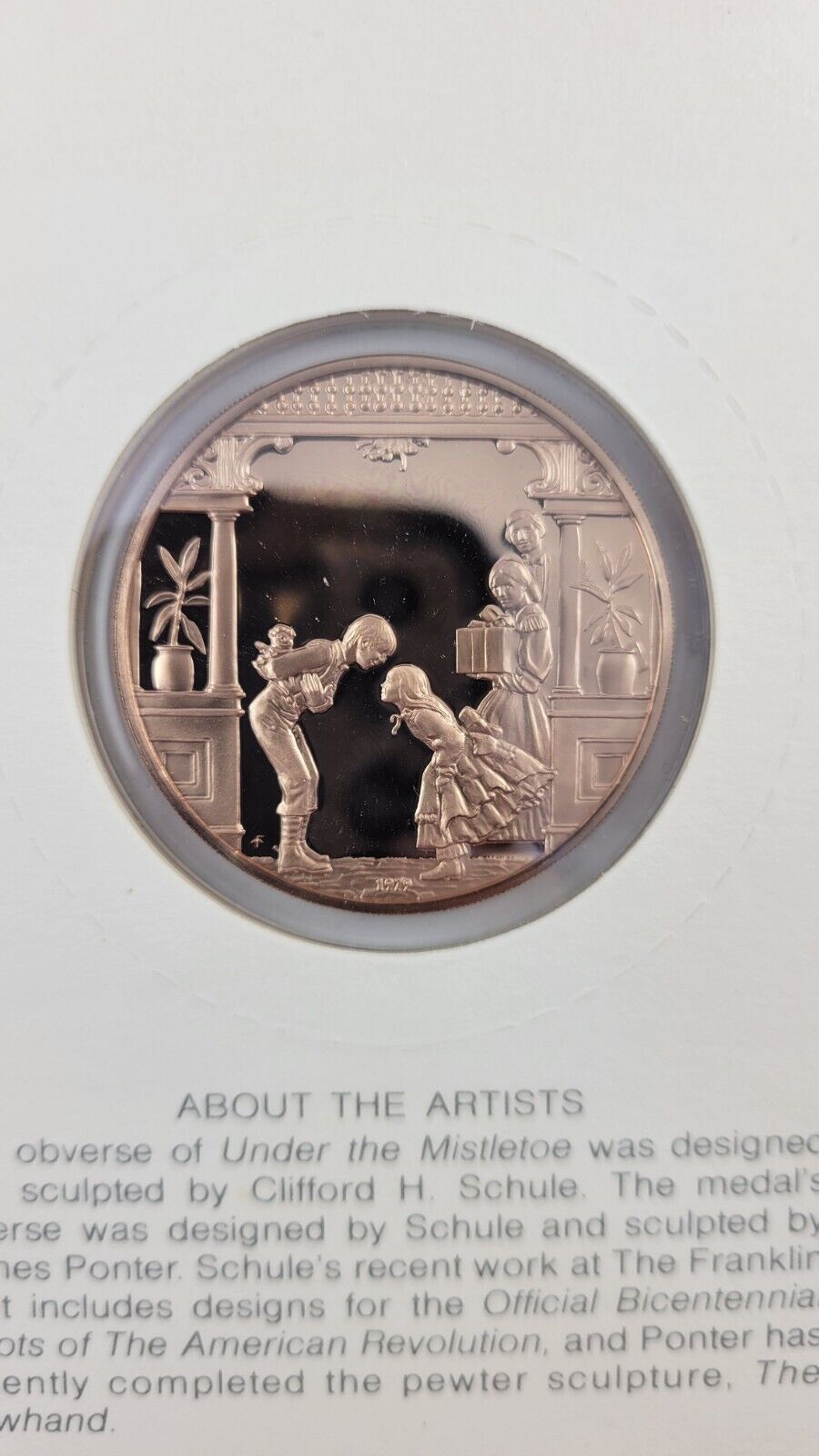 1979 Franklin Mint Christmas Holiday Card Coin Under The Mistletoe Bronze Coin