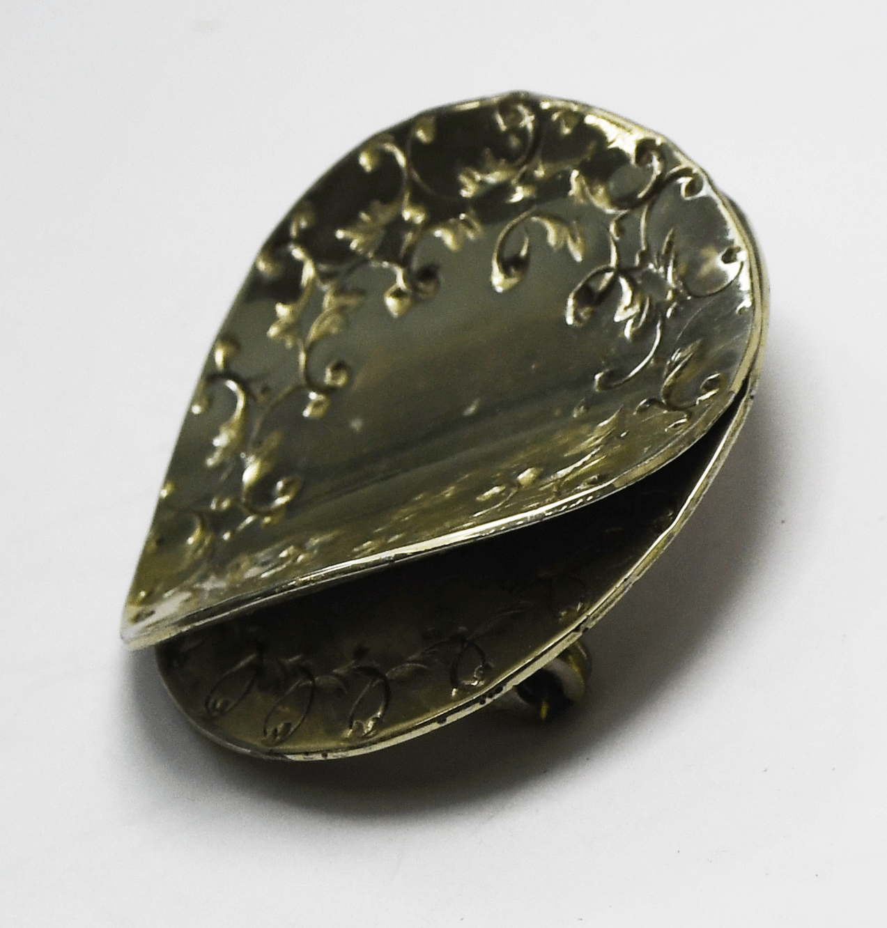 Sterling Silver Gret Barkin Handwrought Round Scroll Brooch Pin 32mm