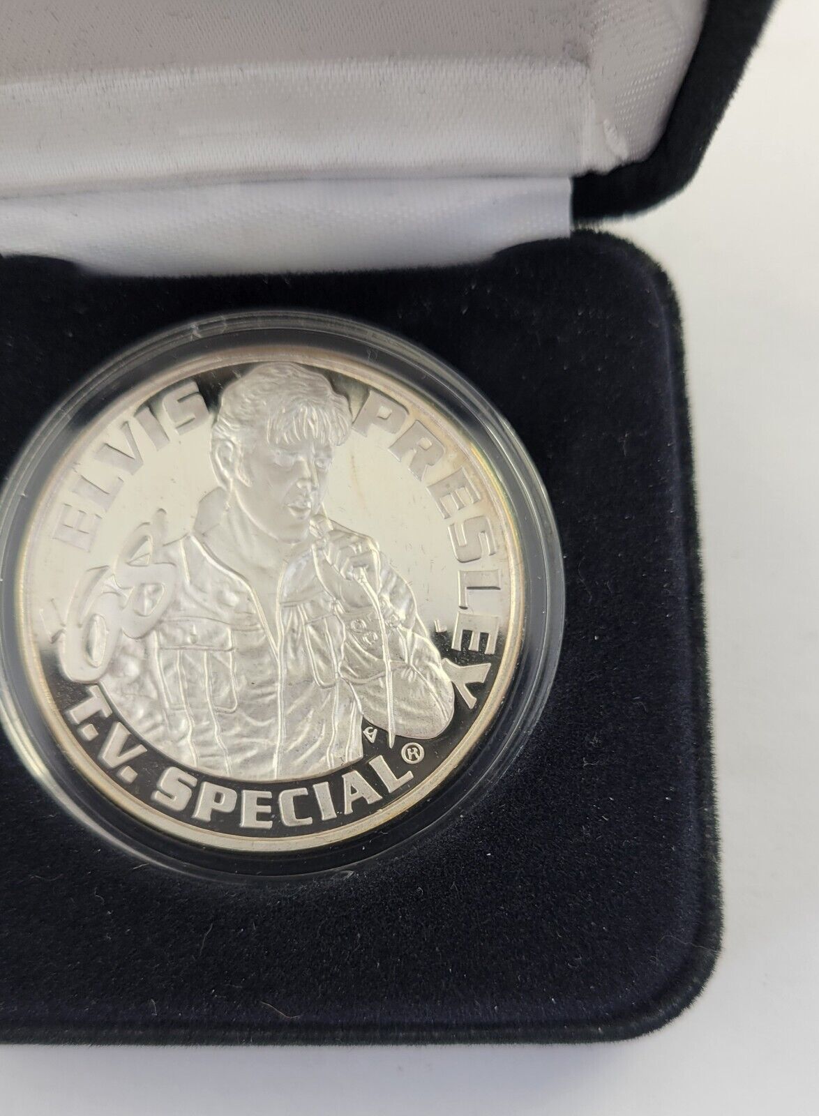 1998 Elvis Presley 1968 T.V. Special 30th Anniversary. 999 Fine Silver 1oz.