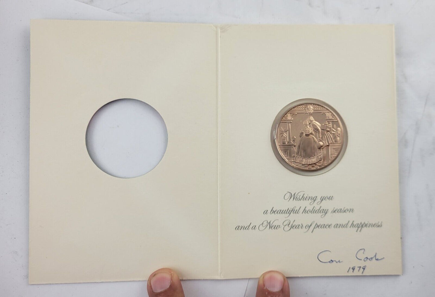 1979 Franklin Mint Christmas Holiday Card Coin Under The Mistletoe Bronze Coin