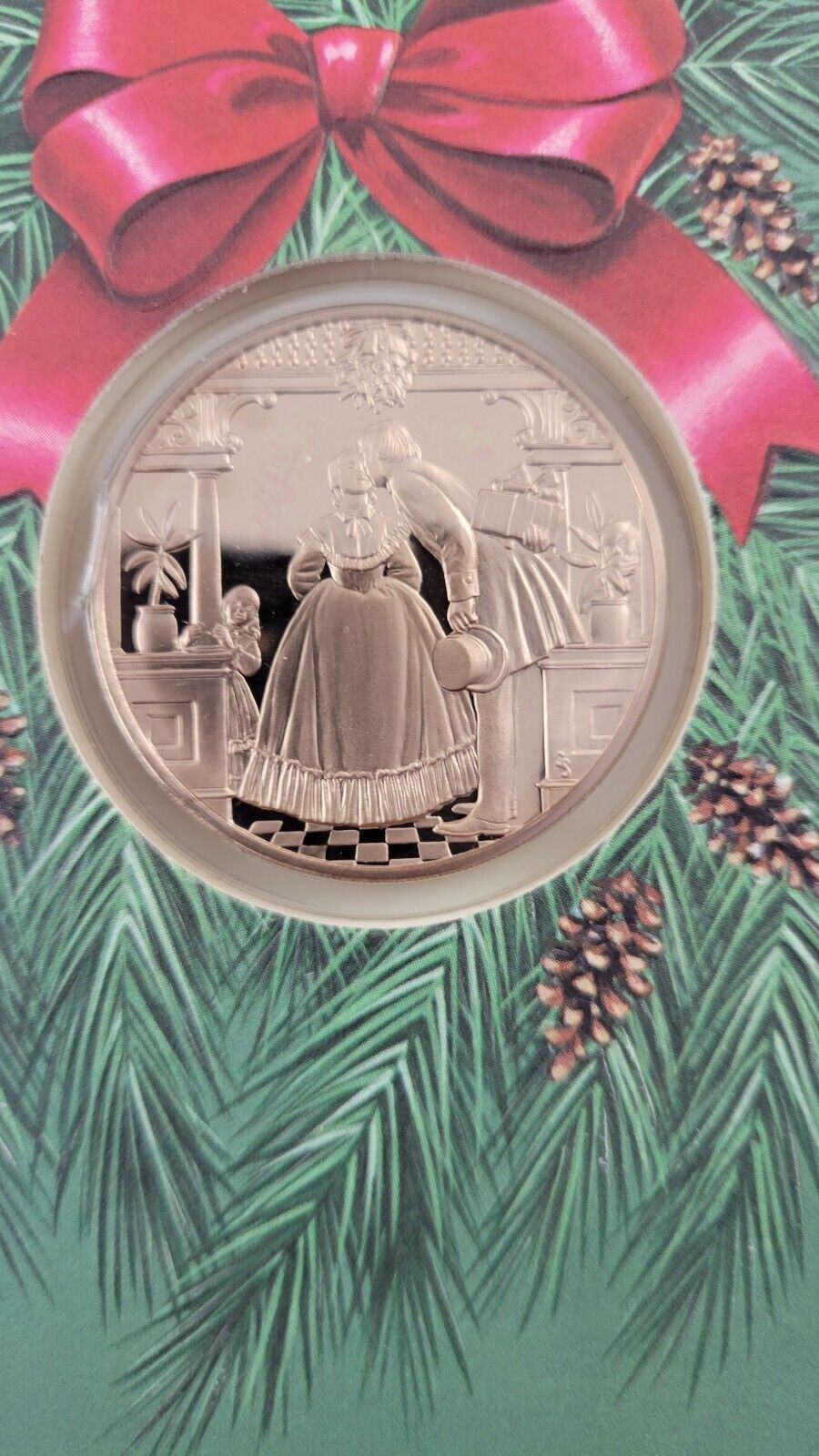 1979 Franklin Mint Christmas Holiday Card Coin Under The Mistletoe Bronze Coin