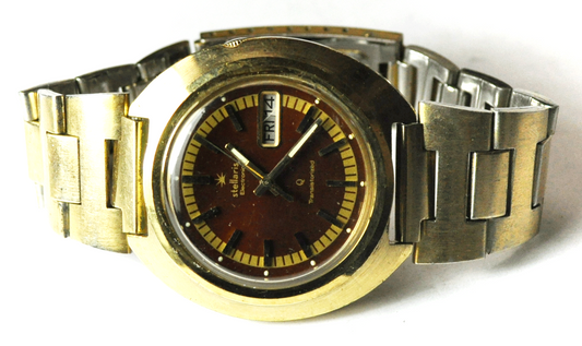 Stellaris Electronic Transistorized Wristwatch 43mm Day Date Red Dial