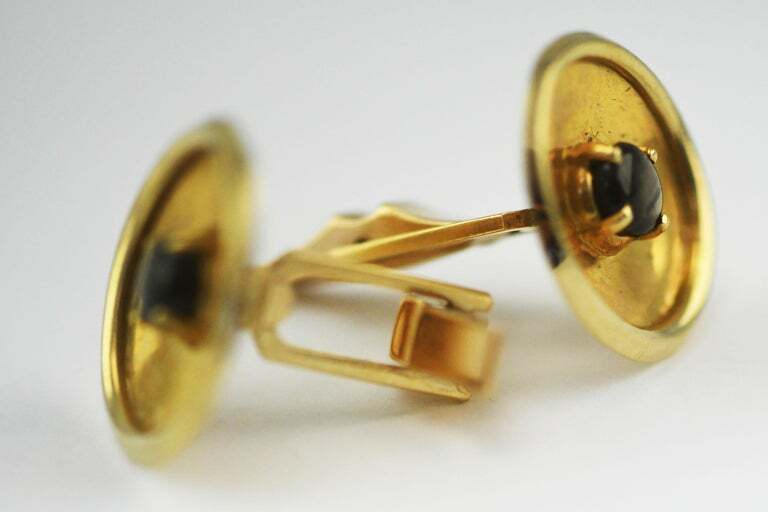 Vintage 14 Karat Yellow Gold Round Cufflinks Accented with Black Star Sapphires
