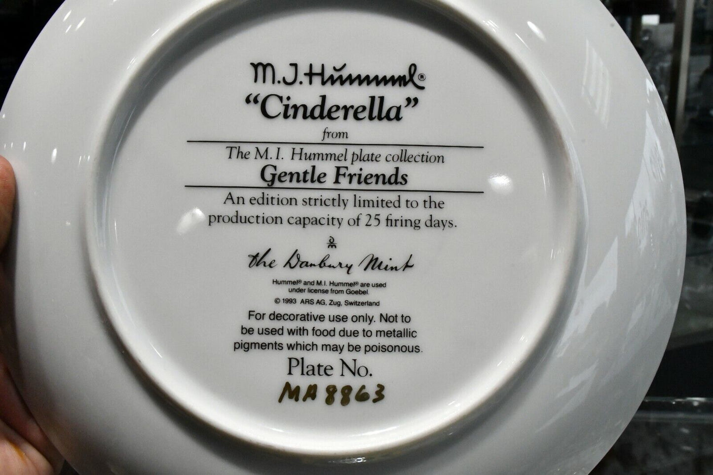 1993 Danbury Mint M.J. Hummel "Cinderella" Plate Collection 8" Gentle Friends