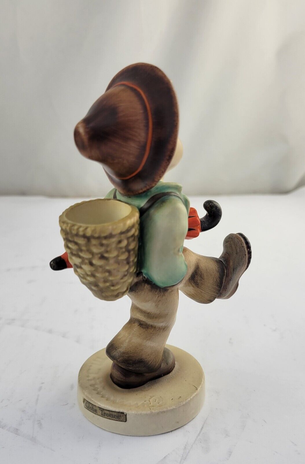 Goebel W. Germany 5 1/8" M.I. Hummel 79 Globe Trotter Figurine TMK 2