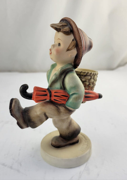Goebel W. Germany 5 1/8" M.I. Hummel 79 Globe Trotter Figurine TMK 2