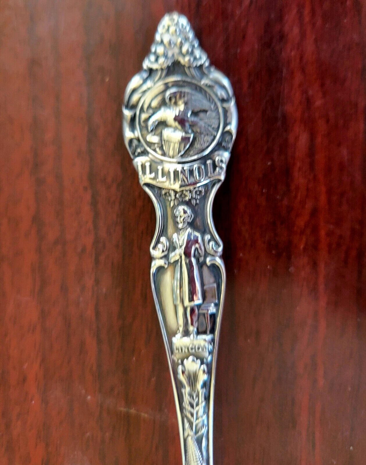 1908 Illinois State Sterling Silver 5 7/8" Souvenir Spoon  .97oz Lincoln