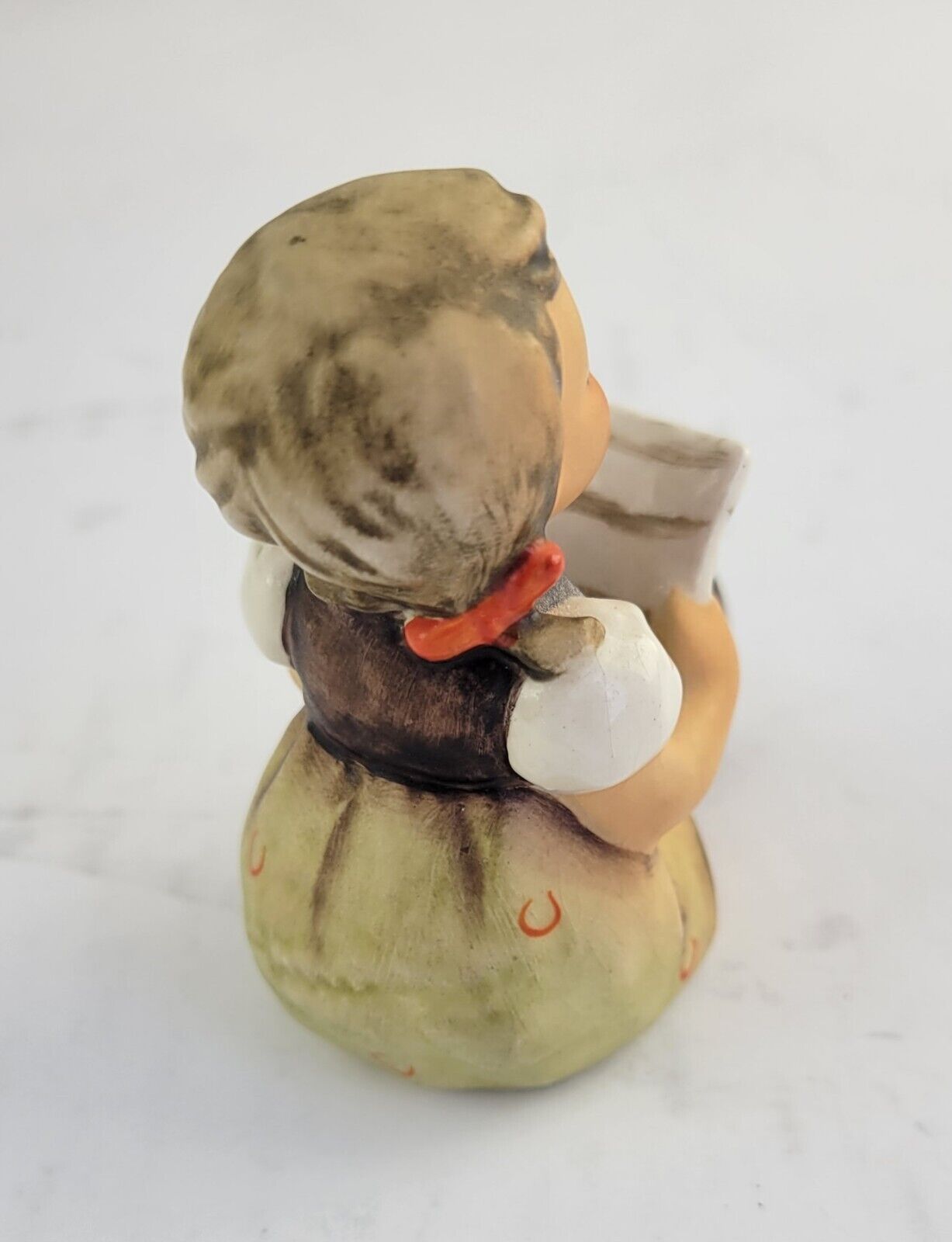 Hummel Goebel #389 "Girl With Sheet Music" Sitting Singing Figurine 2 1/2" TMK-5