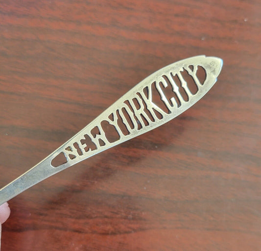 New York Sterling Silver 5 1/2" Souvenir Spoon by Manchester .43oz