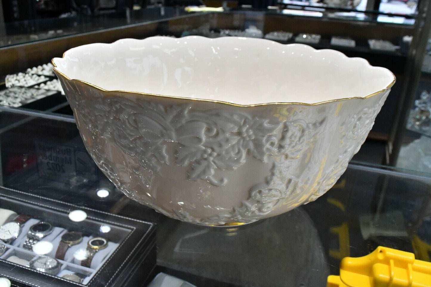 Discontinued Lenox Porcelain Huge Holiday Hostess Punch Bowl 12 1/4" x 6"