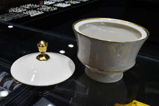 Lenox Porcelain China Lidded Candy Sugar Bowl 5 1/4" Wide x 6' Tall Gold Trim