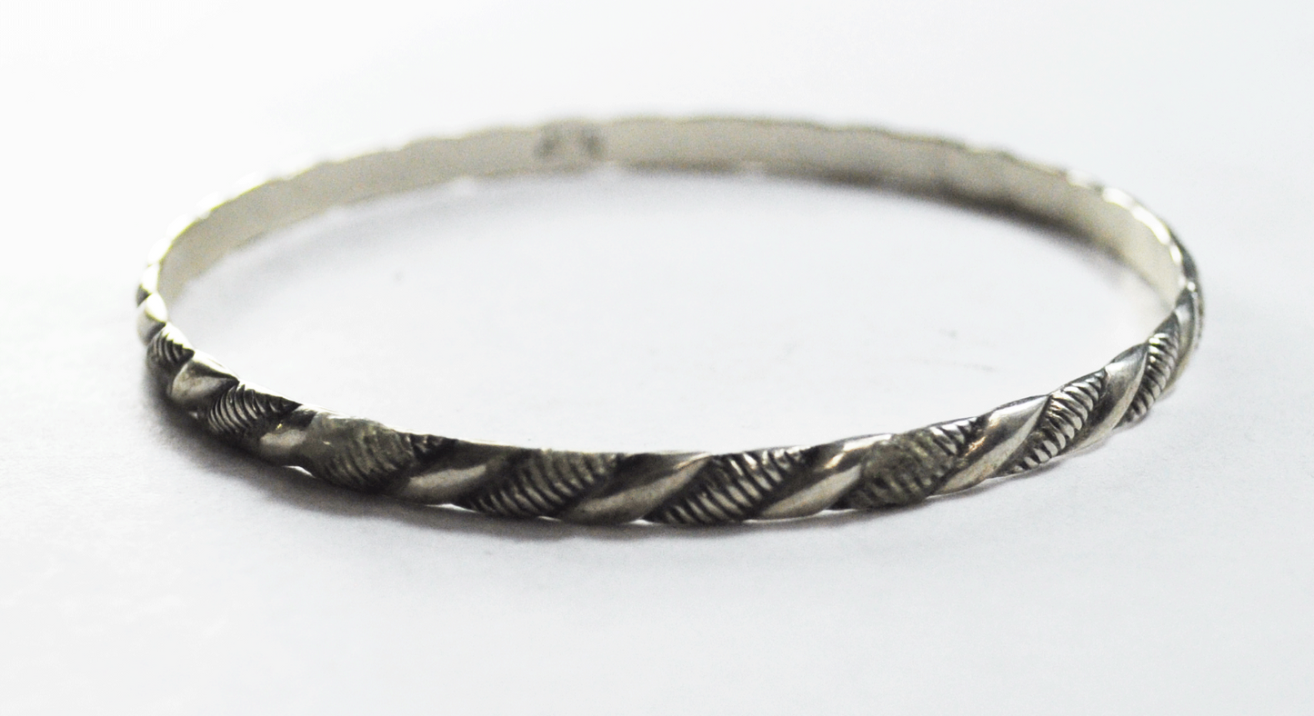 Vintage Sterling Silver Twist Stripe 4mm Medium Bangle Bracelet  10.7