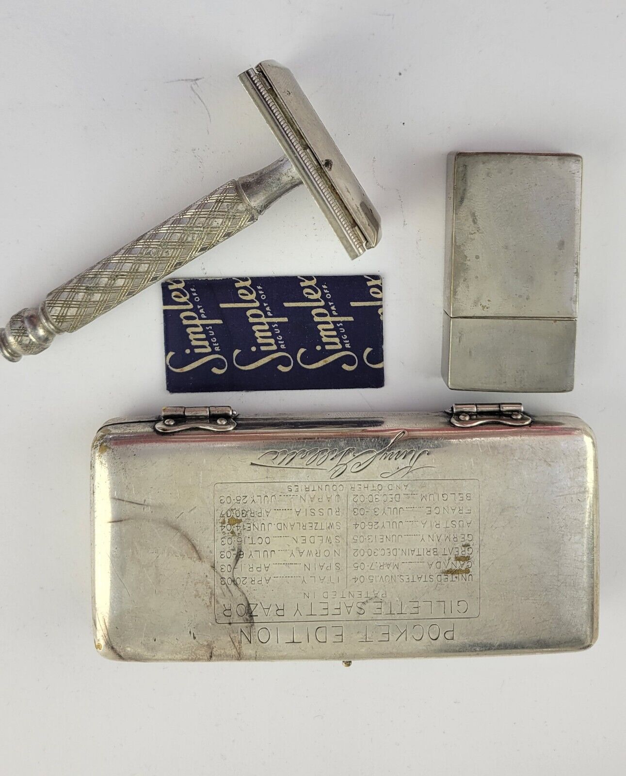 Vintage Gillette All Metal Safety  Razor Mini Travel Set Case w/ Razor Case