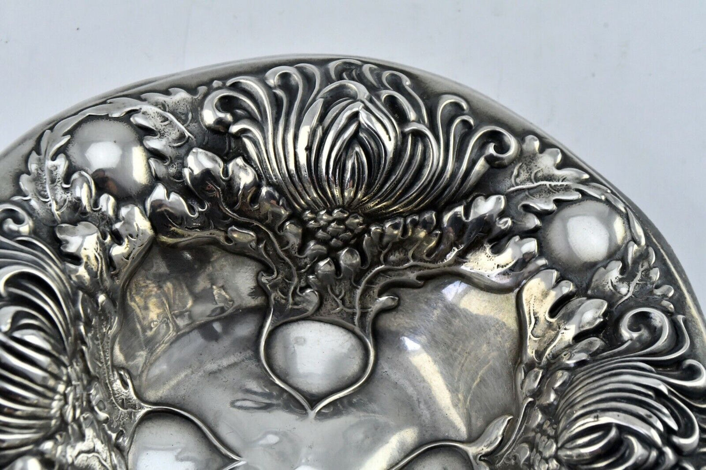 Chrysanthemum Floral #325C Sterling Silver 5 5/8" Wide Candy Nut Dish 1.7oz.