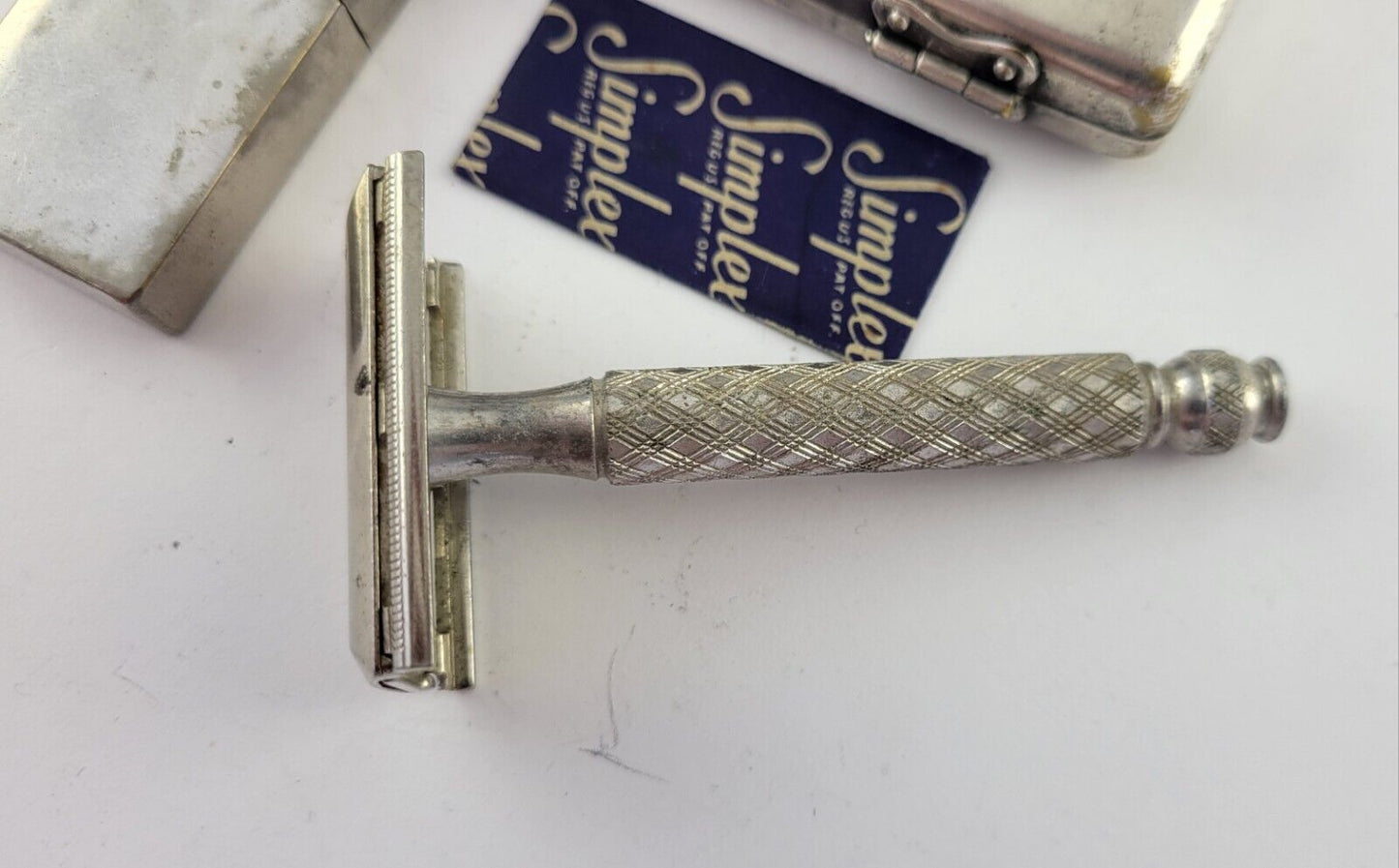 Vintage Gillette All Metal Safety  Razor Mini Travel Set Case w/ Razor Case