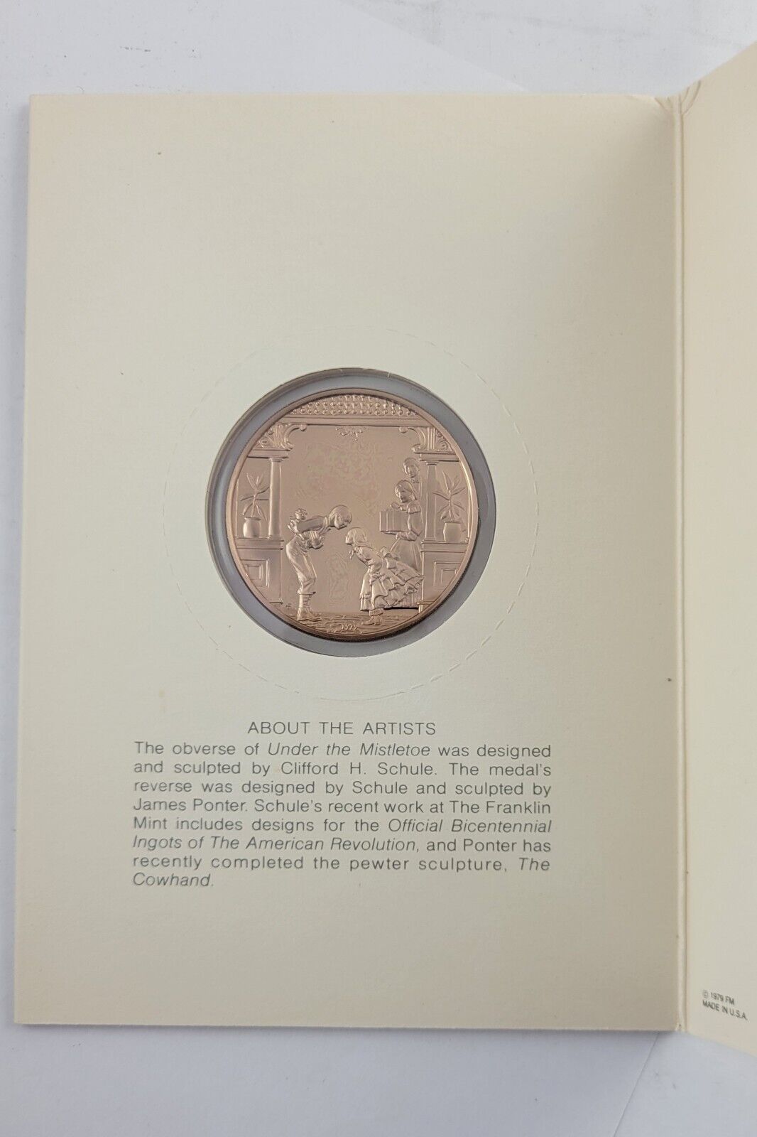 1979 Franklin Mint Christmas Holiday Card Coin Under The Mistletoe Bronze Coin