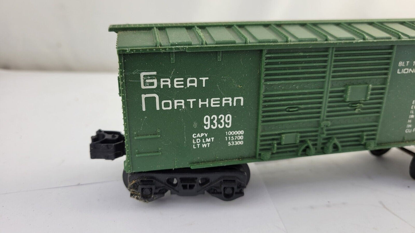 Lionel 9339 O Gauge Great Northern Boxcar Forest Green