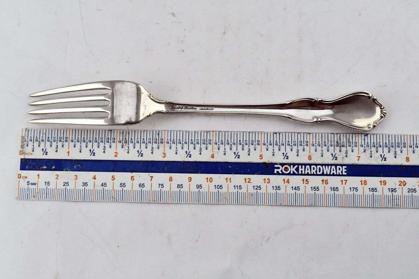 Hampton Court by Reed & Barton Sterling Silver 7 1/2" Place Dinner Fork 1.6oz.