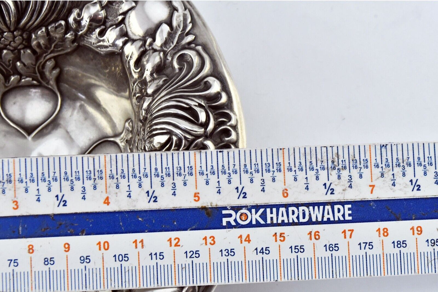 Chrysanthemum Floral #325C Sterling Silver 5 5/8" Wide Candy Nut Dish 1.7oz.