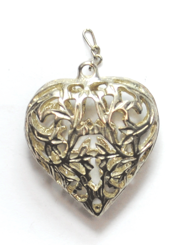 Silver Plated Heart Filigree Cut Out Pendant 33mm x 29mm x 11mm