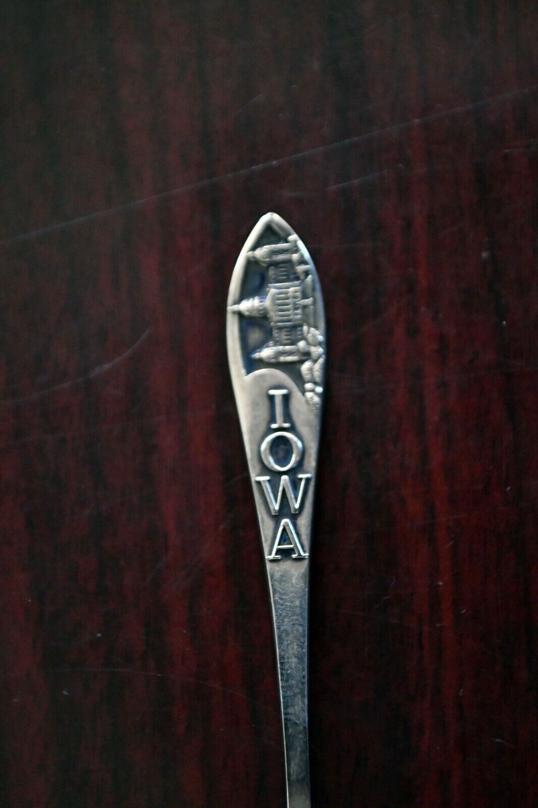 Charles M. Robbins Sterling 4 1/8" Iowa Capital Bldg. Souvenir Spoon .28 oz.