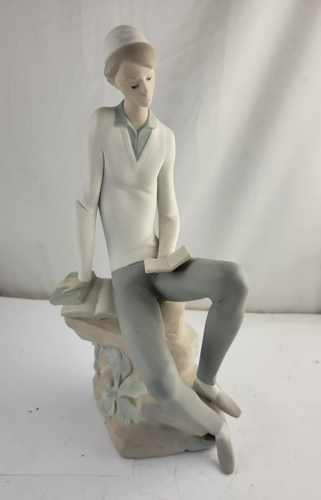 Lladro Hebrew Student Reading Porcelain Figurine 4684 Jewish Boy 11 1/2" Spain