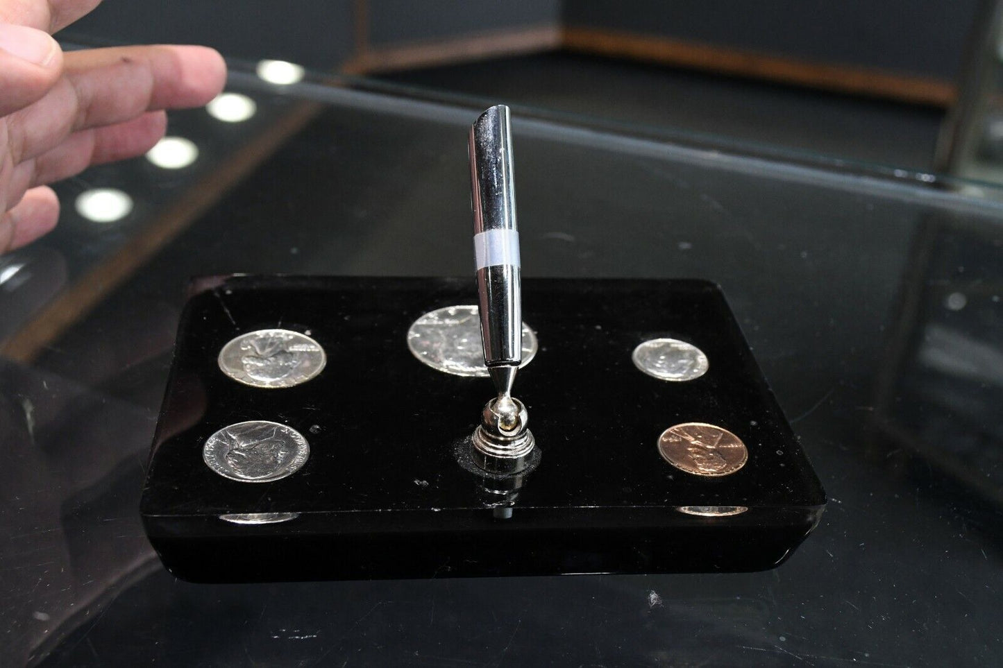 1960's Destktop Pen Holder in Acrylic with Uncirculated Mint Set