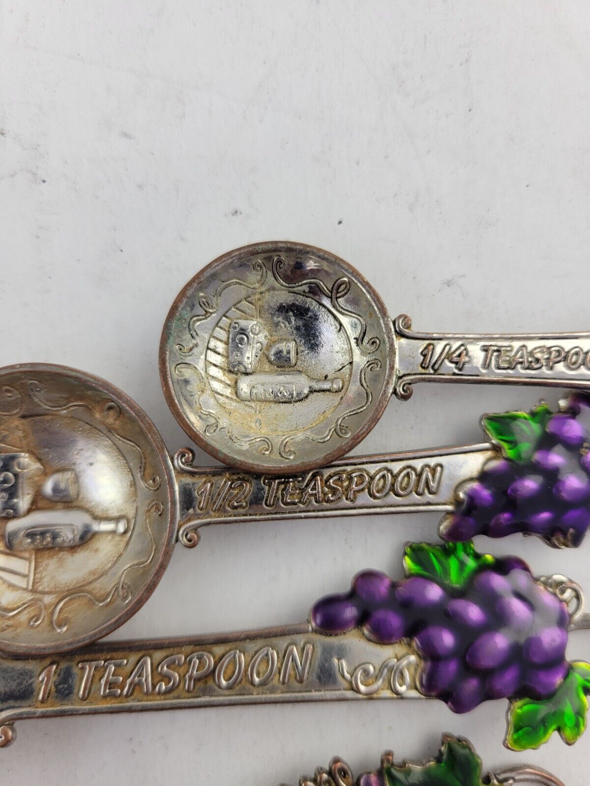 4pc Vintage Embossed Measuring Spoons w/ Wine Bottles & Enameled Grapes