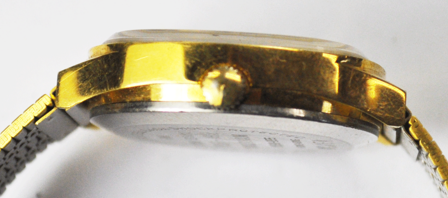 Vintage Waltham Y838-855 Gold Tone Day Date Quartz Watch 33mm Not Running 8-1/2"
