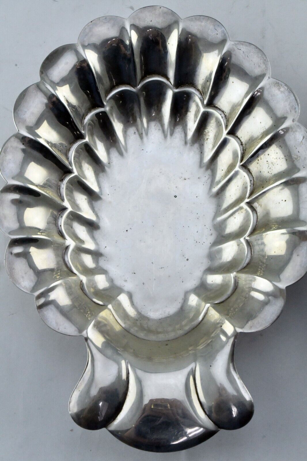 Set of 2 F.B Rogers Silver Co.8 1/4" Sterling Silver #427 Shell Dishes 9.6oz