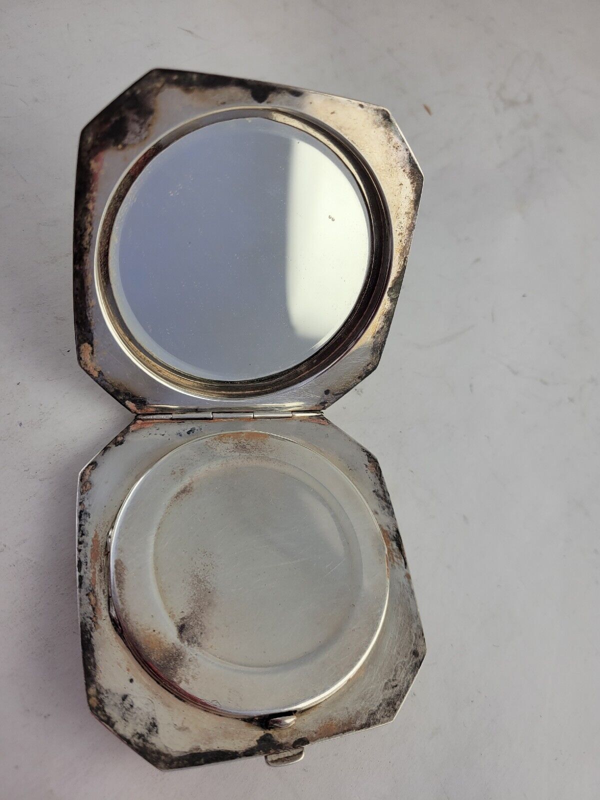 950 Sterling Silver 2 7/8" Octagon Mirror Make-Up Compact Hand Chased