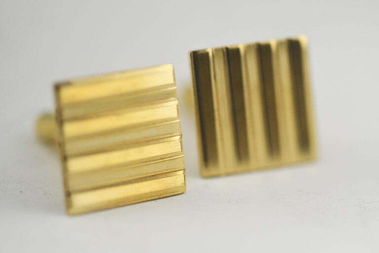 Correct D&B Dolan Bullock 14 Karat Gold Pin Striped Style Square Mens Cufflinks